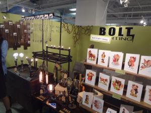 uniqueusa-uniquela-may-2013_chandler-the-robot