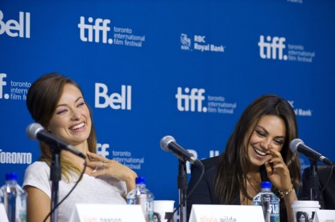 third person - olivia wilde mila kunis