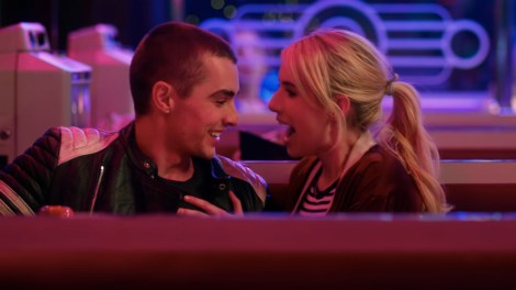 Dave Franco and Emma Roberts as Ian and Venus in "Nerve."