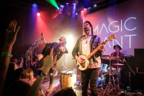 Magic Giant-1